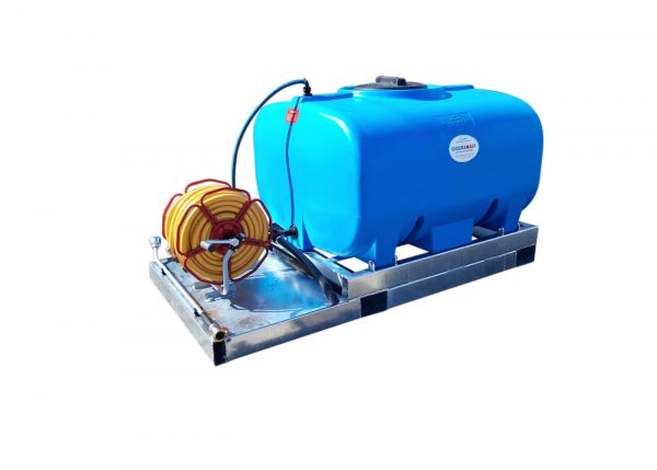 Laadbak giet en besproeisysteem watertank